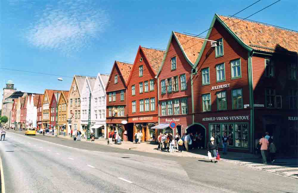 150 - Noruega - Bergen - muelle de Bryggen - 2001